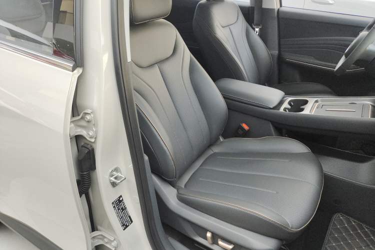 Used Baojun Yunhai 2025 Model 500km Pure Electric Travel Edition Right Front Seat