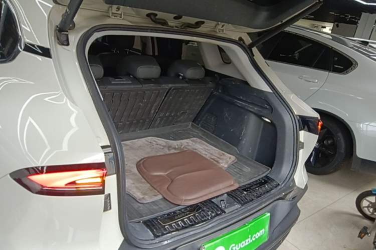 Used Baojun Yunhai 2025 Model 500km Pure Electric Travel Edition Trunk