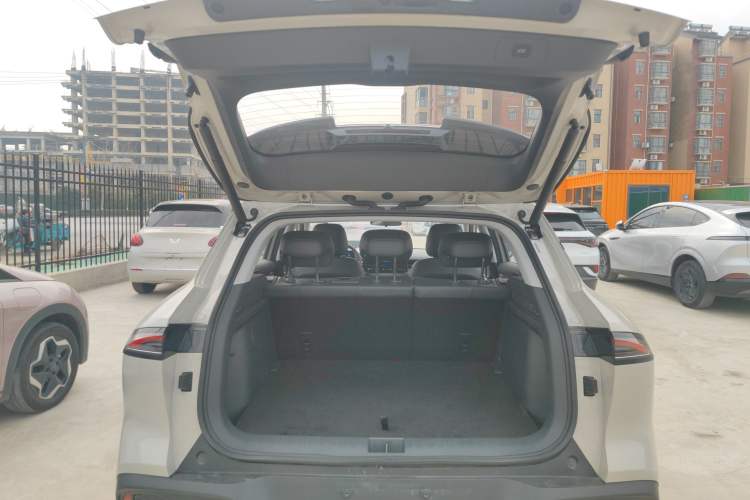 Used Baojun Yunhai 2025 Model 500km Pure Electric Travel Edition Trunk