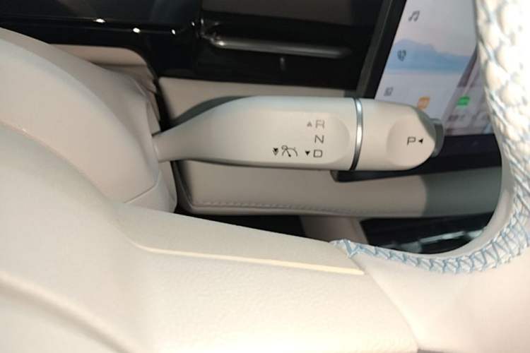 Used Baojun Yunhai 2026 Model 500km Pure Electric Elegant Edition Gear Lever