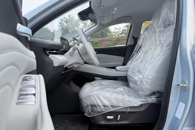 Used Baojun Yunhai 2026 Model 500km Pure Electric Elegant Edition Interior 2