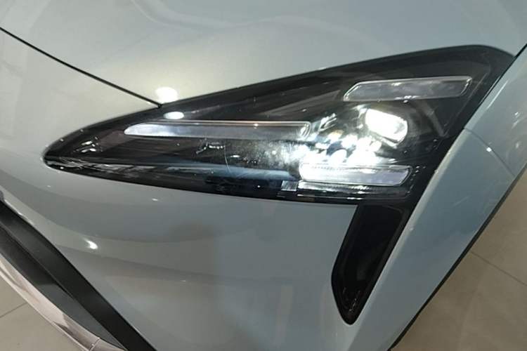 Used Baojun Yunhai 2026 Model 500km Pure Electric Elegant Edition Left Front Headlight