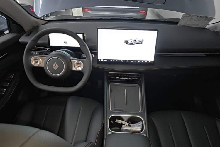 Used Baojun Yunhai 2026 Model 140km Plug-in Hybrid Standard Edition Center Console