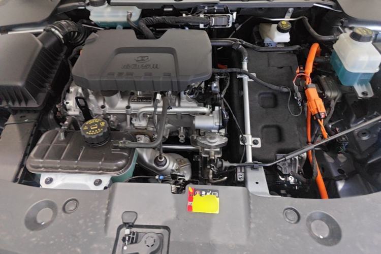 Used Baojun Yunhai 2026 Model 140km Plug-in Hybrid Standard Edition Engine Bay