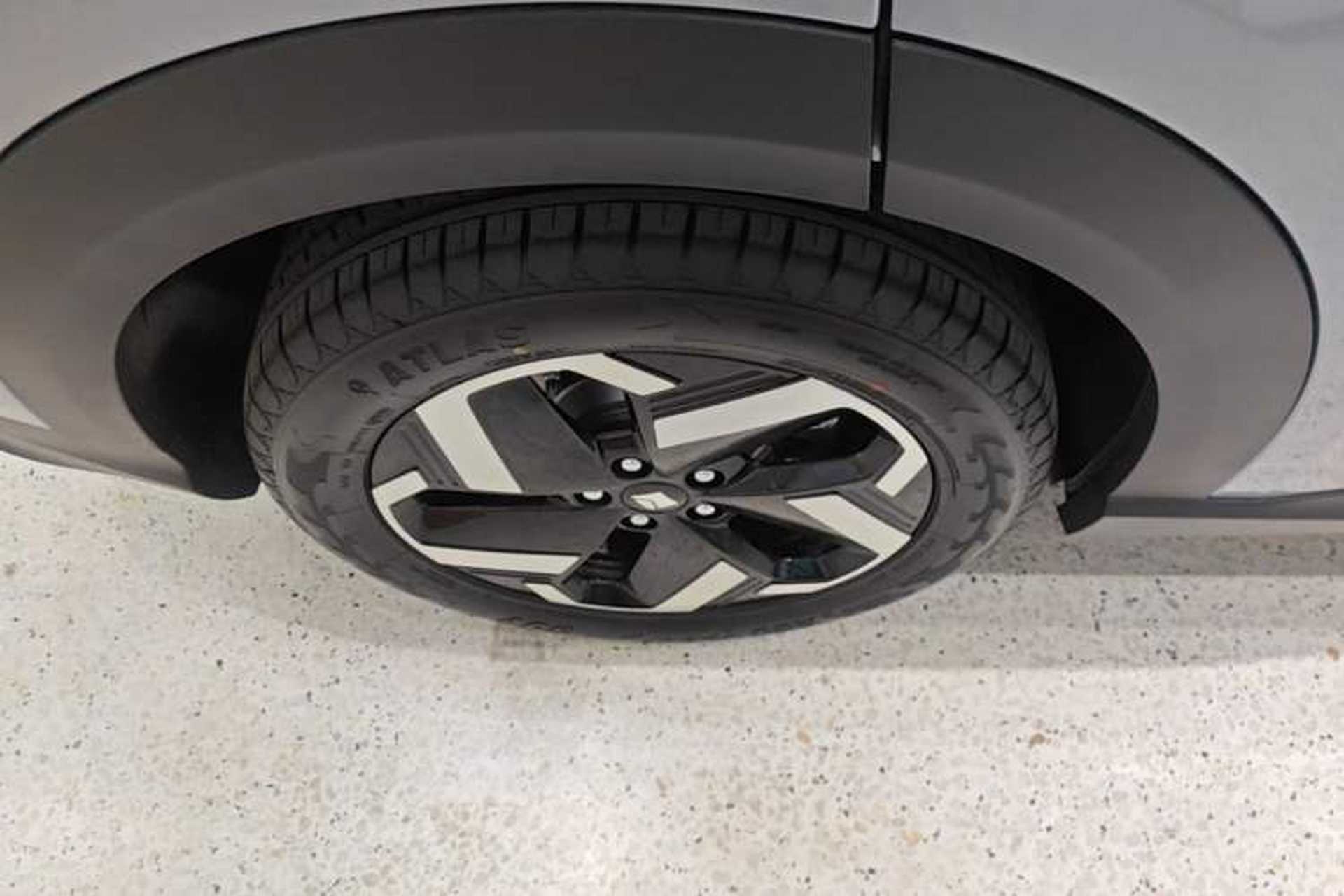 Used Baojun Yunhai 2026 Model 140km Plug-in Hybrid Standard Edition Exterior 2
