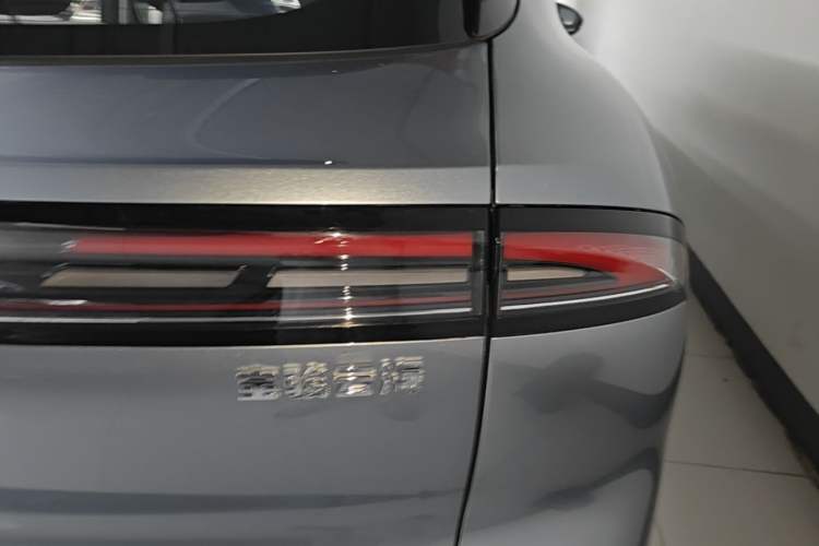 Used Baojun Yunhai 2026 Model 140km Plug-in Hybrid Standard Edition Exterior 3