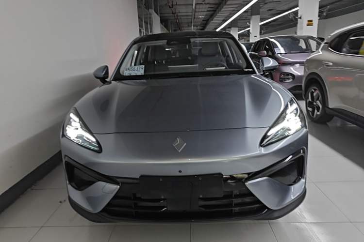 Used Baojun Yunhai 2026 Model 140km Plug-in Hybrid Standard Edition Front