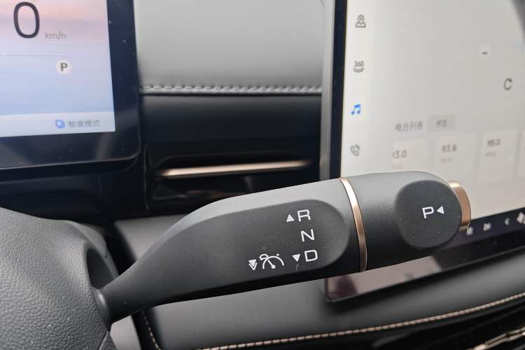 Used Baojun Yunhai 2026 Model 600km Pure Electric Standard Edition Gear Lever
