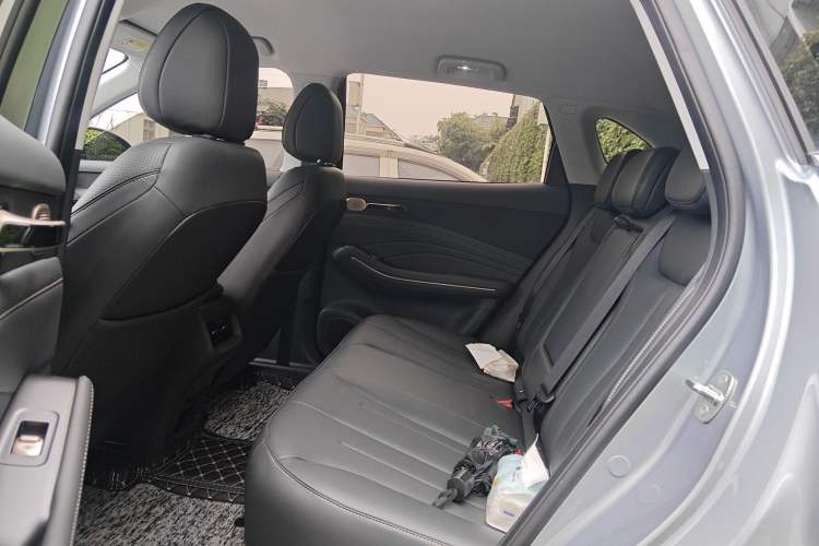 Used Baojun Yunhai 2026 Model 600km Pure Electric Standard Edition Left Rear Seat