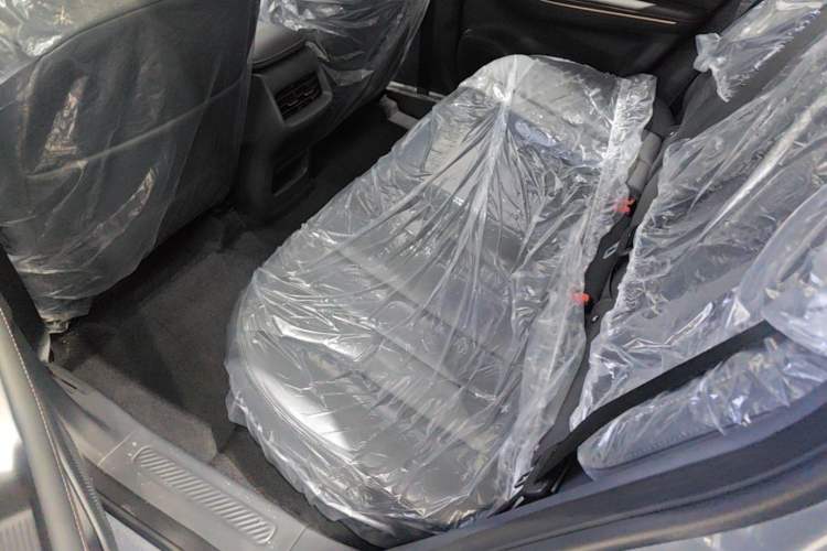 Used Baojun Yunhai 2026 Model 140km Plug-in Hybrid Standard Edition Left Rear Seat