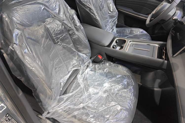 Used Baojun Yunhai 2026 Model 140km Plug-in Hybrid Standard Edition Right Front Seat