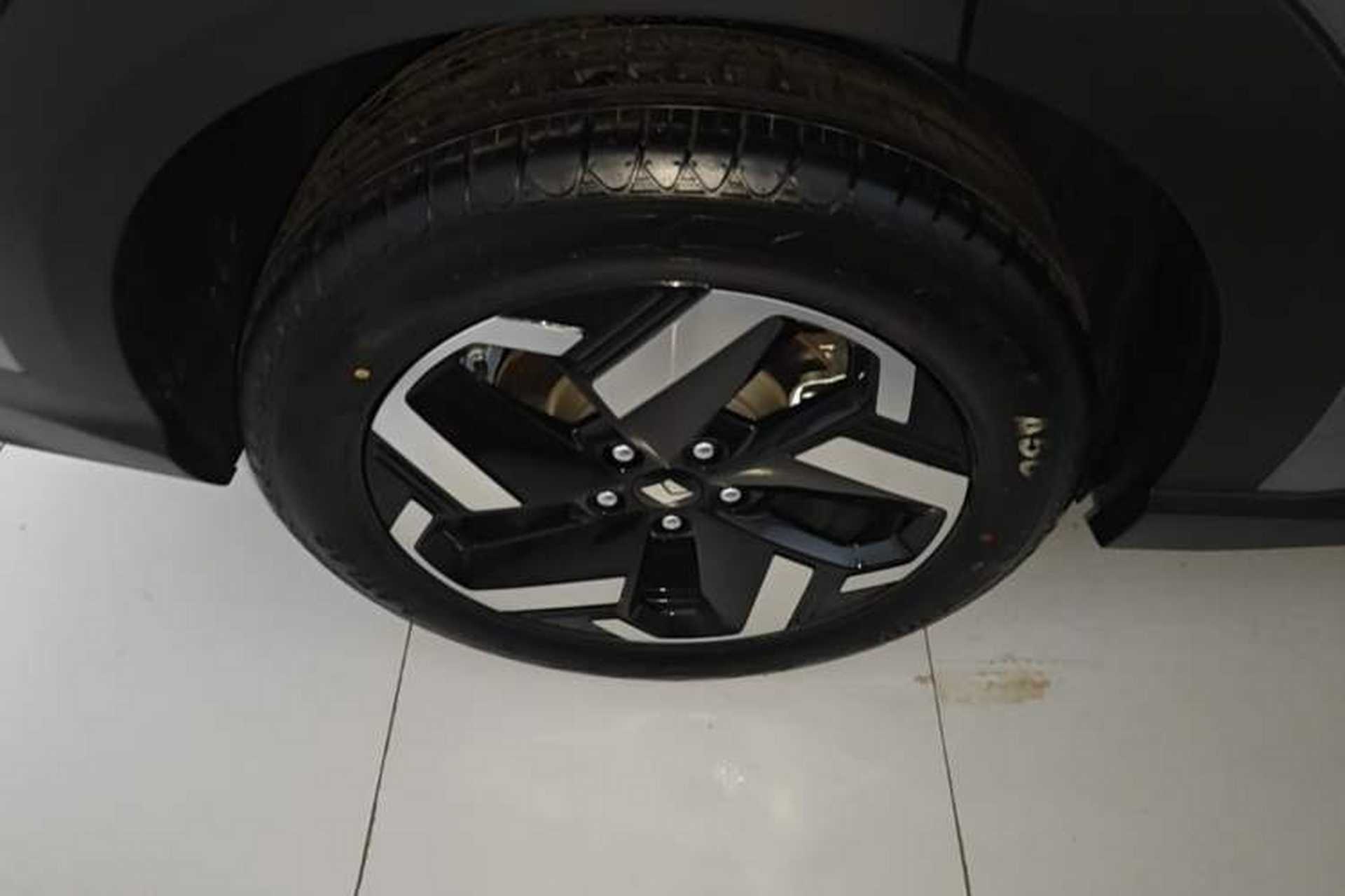Used Baojun Yunhai 2026 Model 140km Plug-in Hybrid Standard Edition Right Rear Wheel Hub