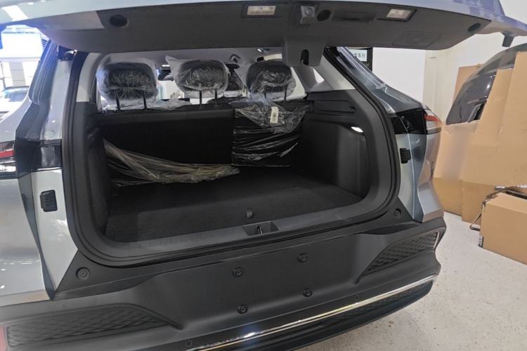 Used Baojun Yunhai 2026 Model 140km Plug-in Hybrid Standard Edition Trunk