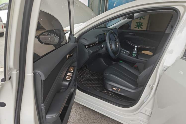 Used Baojun Yunhai 2026 Model 600km Pure Electric Standard Edition Driver Seat