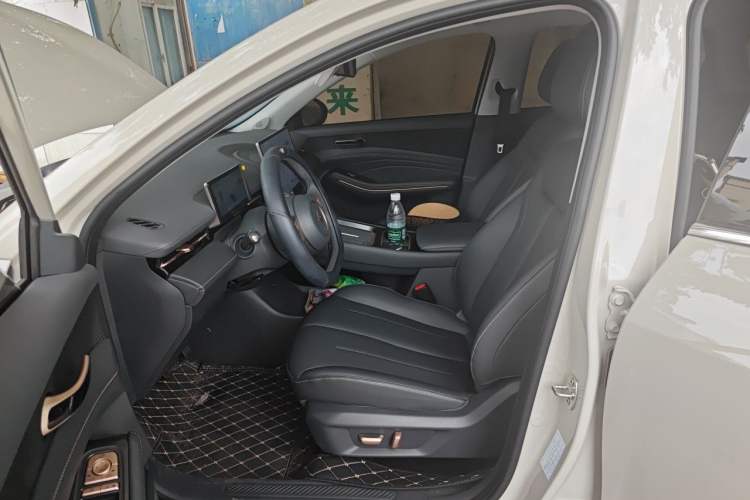 Used Baojun Yunhai 2026 Model 600km Pure Electric Standard Edition Left Front Seat