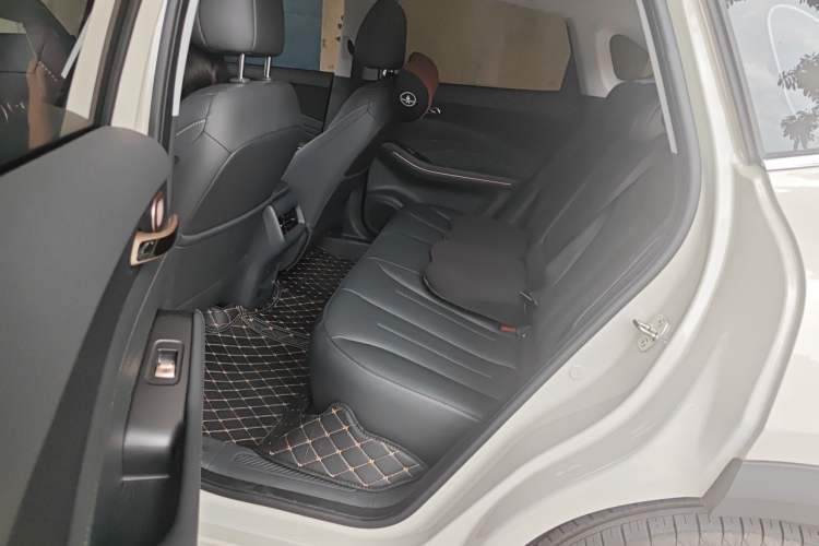 Used Baojun Yunhai 2026 Model 600km Pure Electric Standard Edition Left Rear Seat