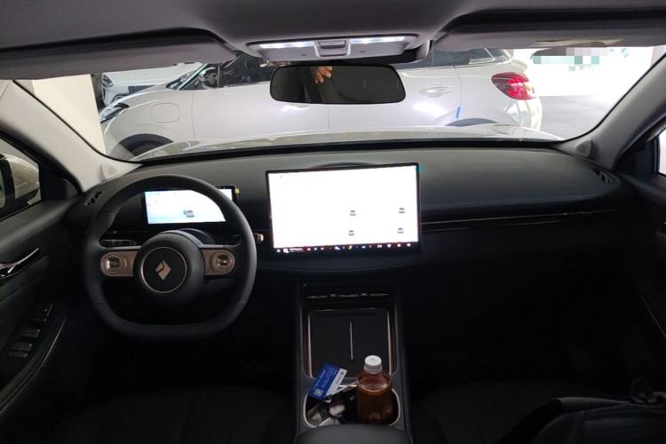 Used Baojun Yunhai 2026 Model 140km Plug-in Hybrid Standard Edition Center Console
