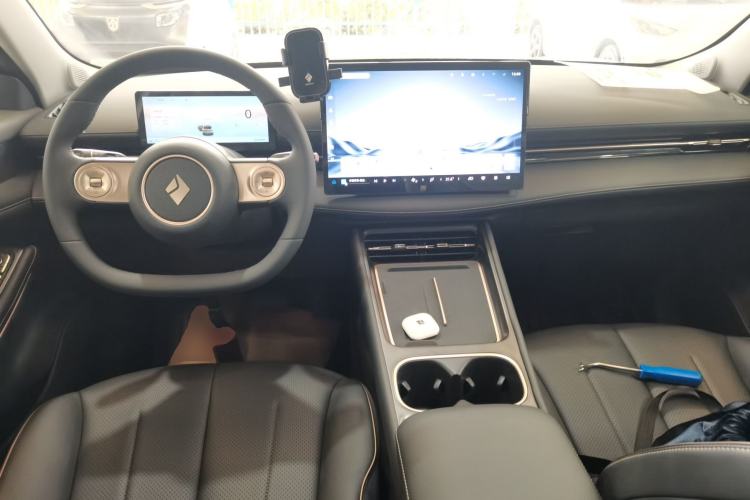 Used Baojun Yunhai 2026 Model 500km Pure Electric Standard Edition Center Console