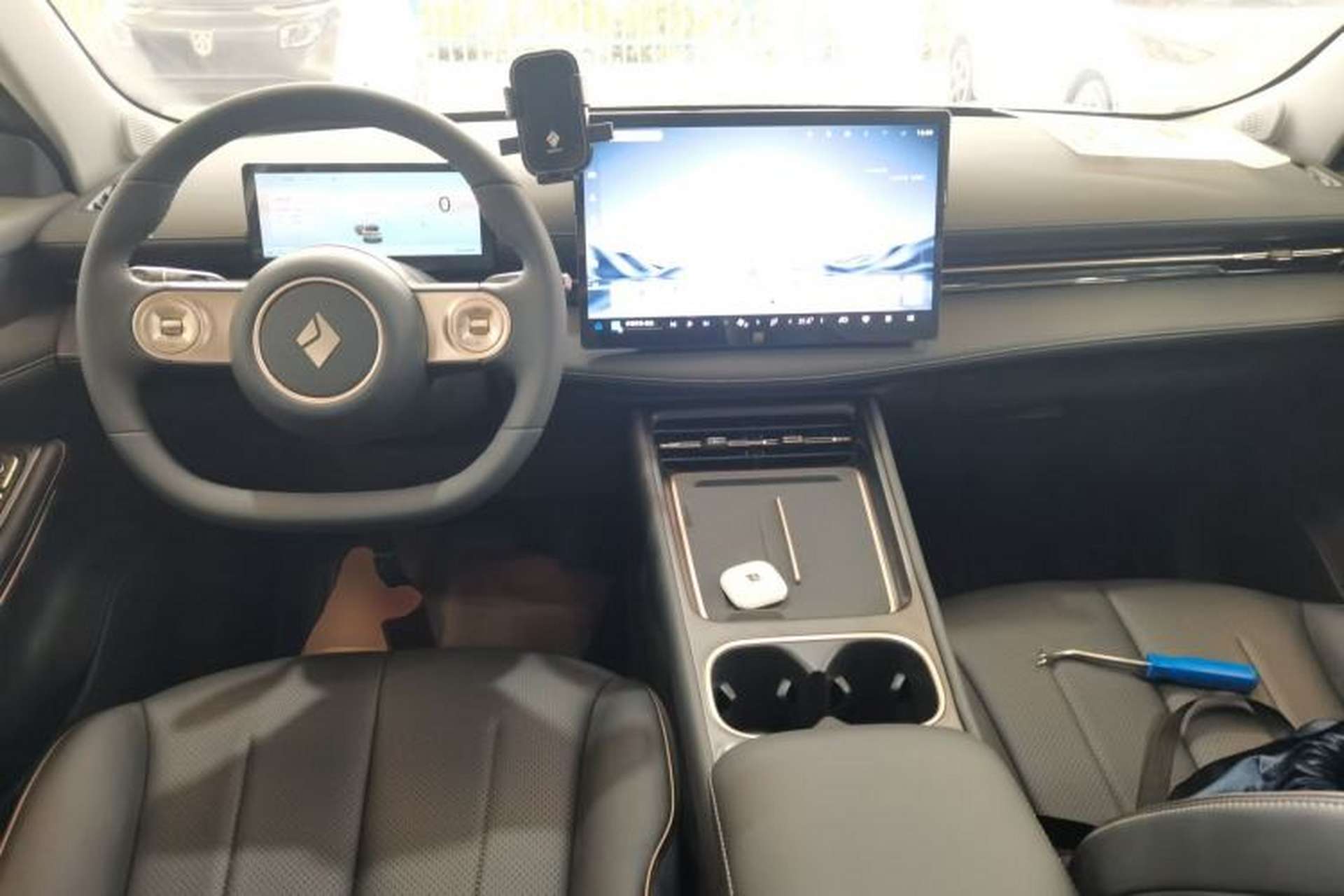 Used Baojun Yunhai 2026 Model 500km Pure Electric Standard Edition Center Console