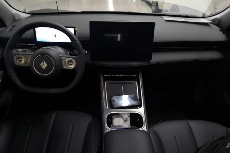 Used Baojun Yunhai 2026 Model 140km Plug-in Hybrid Standard Edition Center Console