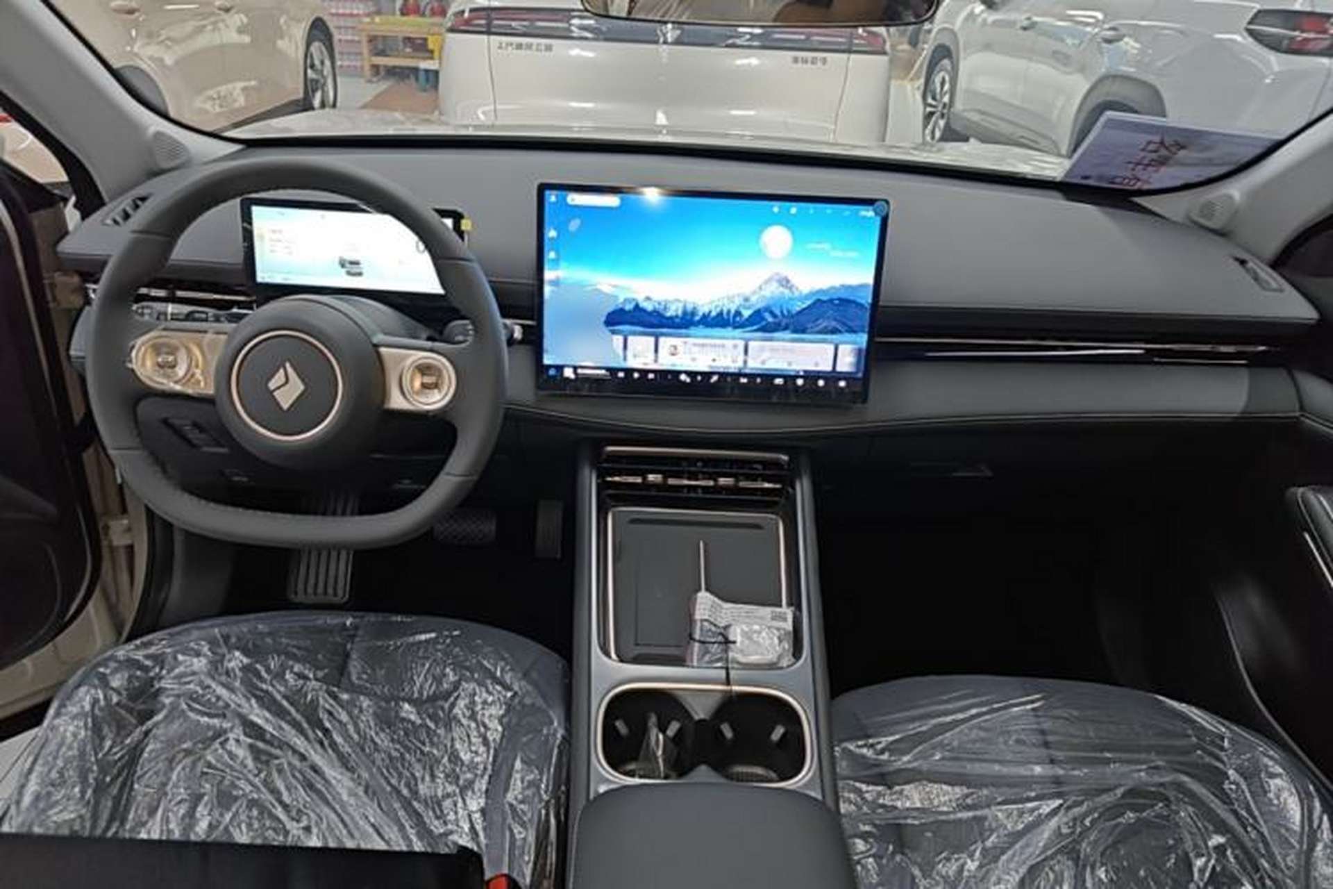 Used Baojun Yunhai 2026 Model 500km Pure Electric Standard Edition Center Console