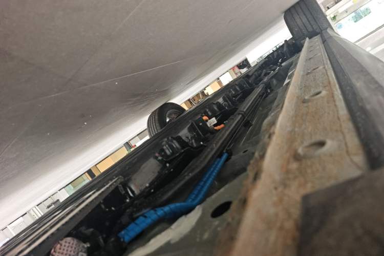 Used Baojun Yunhai 2026 Model 140km Plug-in Hybrid Standard Edition Chassis Front Right