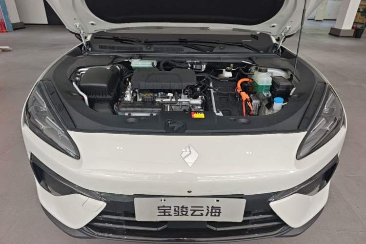 Used Baojun Yunhai 2026 Model 140km Plug-in Hybrid Standard Edition Engine Bay