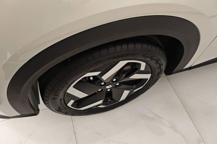 Used Baojun Yunhai 2026 Model 600km Pure Electric Standard Edition Exterior 7