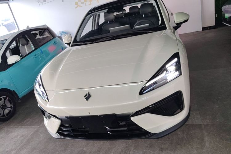 Used Baojun Yunhai 2026 Model 140km Plug-in Hybrid Standard Edition Front