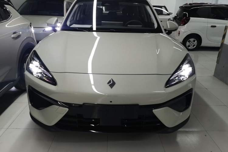 Used Baojun Yunhai 2026 Model 140km Plug-in Hybrid Standard Edition Front
