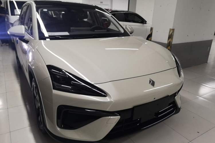 Used Baojun Yunhai 2026 Model 140km Plug-in Hybrid Standard Edition Front Right 45 Deg