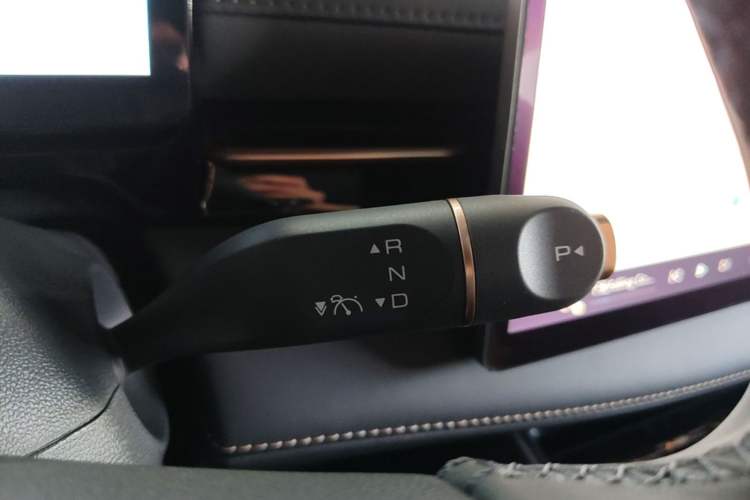 Used Baojun Yunhai 2026 Model 140km Plug-in Hybrid Standard Edition Gear Lever