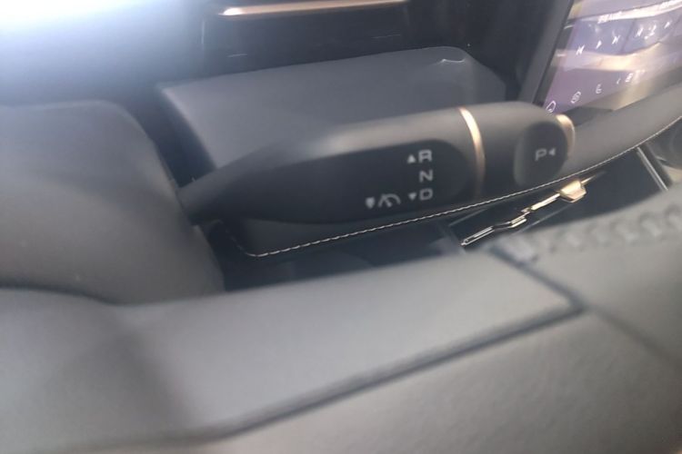 Used Baojun Yunhai 2026 Model 500km Pure Electric Standard Edition Gear Lever