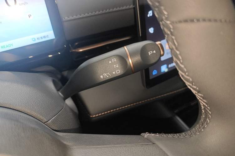 Used Baojun Yunhai 2026 Model 500km Pure Electric Standard Edition Gear Lever