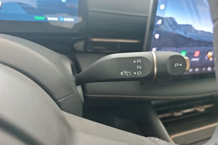 Used Baojun Yunhai 2026 Model 140km Plug-in Hybrid Standard Edition Gear Lever
