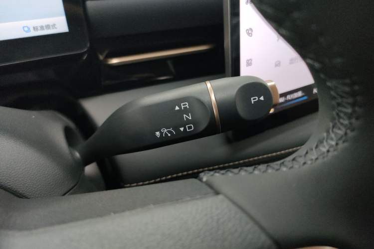 Used Baojun Yunhai 2026 Model 500km Pure Electric Standard Edition Gear Lever