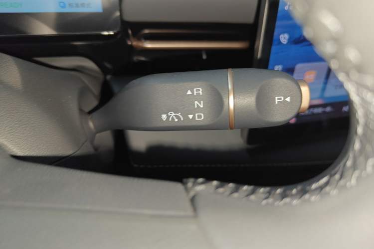Used Baojun Yunhai 2026 Model 500km Pure Electric Standard Edition Gear Lever