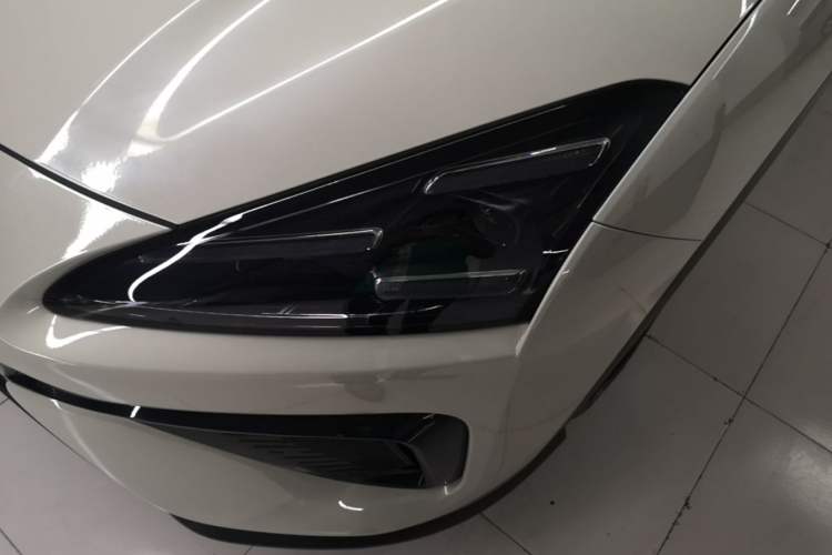 Used Baojun Yunhai 2026 Model 140km Plug-in Hybrid Standard Edition Left Front Headlight