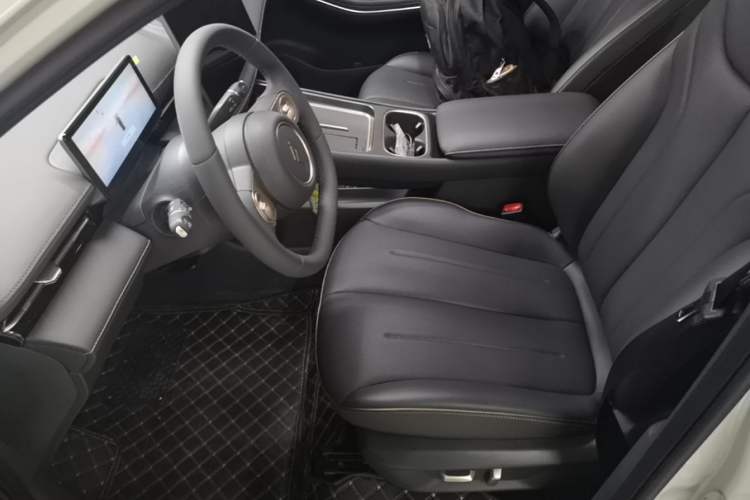 Used Baojun Yunhai 2026 Model 140km Plug-in Hybrid Standard Edition Left Front Seat