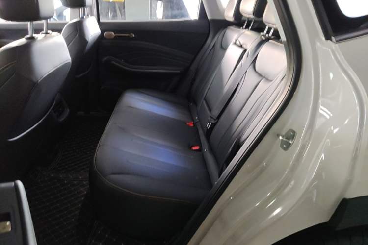 Used Baojun Yunhai 2026 Model 140km Plug-in Hybrid Standard Edition Left Rear Seat