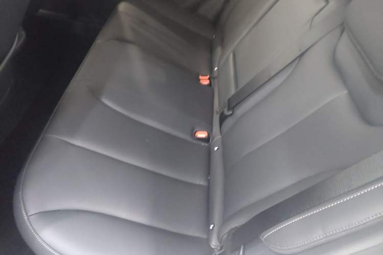 Used Baojun Yunhai 2026 Model 500km Pure Electric Standard Edition Left Rear Seat