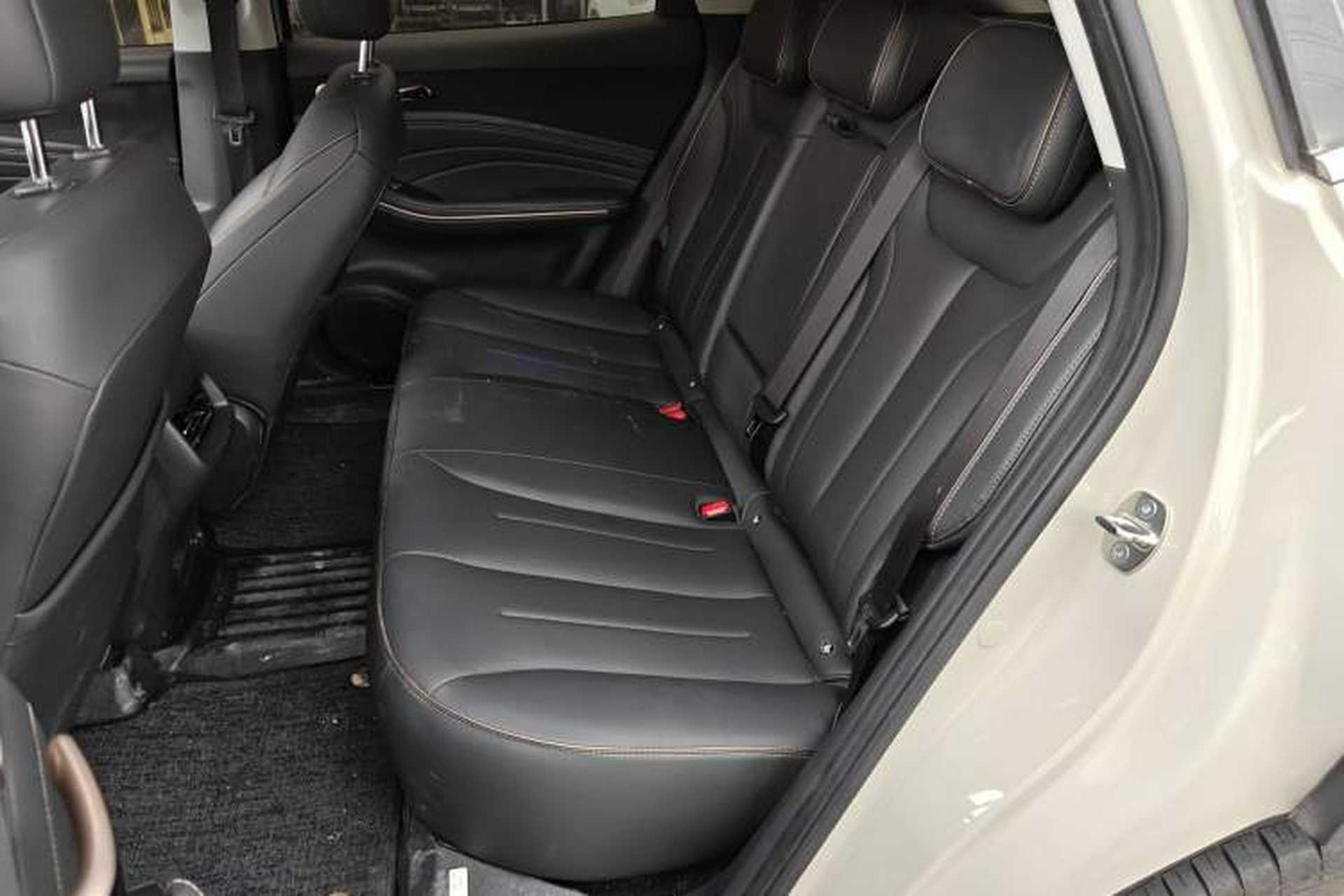 Used Baojun Yunhai 2026 Model 500km Pure Electric Standard Edition Left Rear Seat