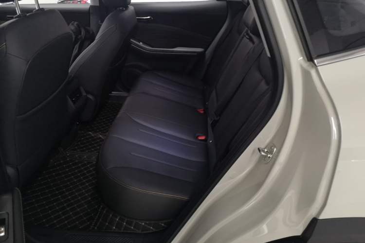 Used Baojun Yunhai 2026 Model 140km Plug-in Hybrid Standard Edition Left Rear Seat