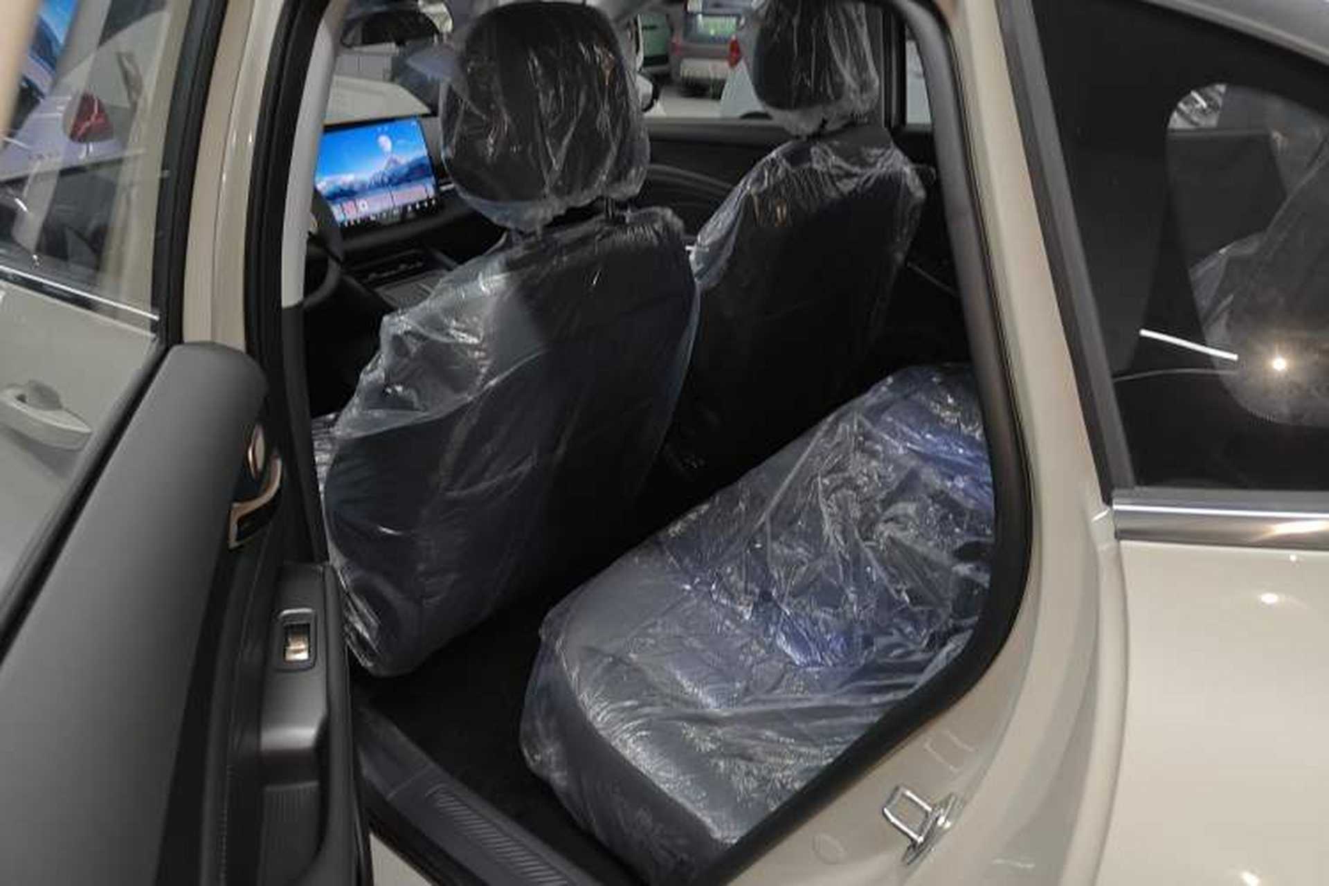 Used Baojun Yunhai 2026 Model 500km Pure Electric Standard Edition Left Rear Seat