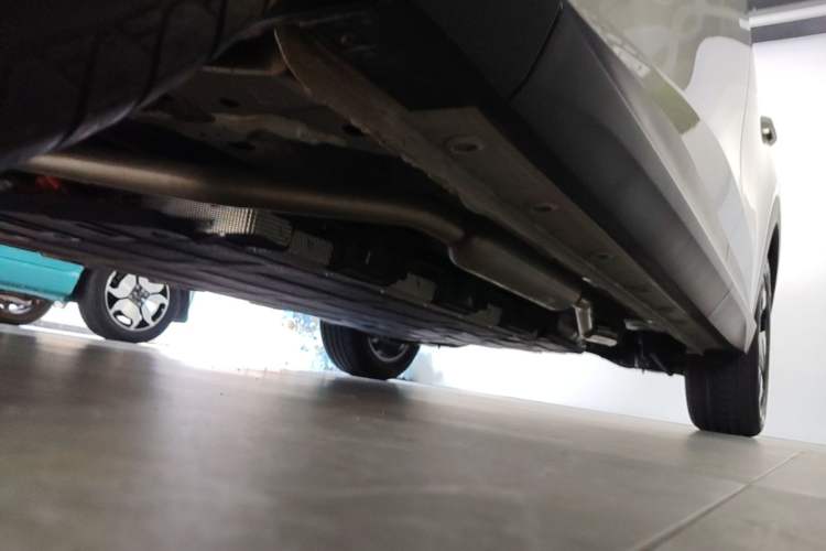 Used Baojun Yunhai 2026 Model 140km Plug-in Hybrid Standard Edition Left Side Sill