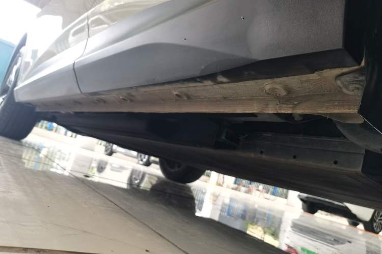 Used Baojun Yunhai 2026 Model 500km Pure Electric Standard Edition Left Side Sill