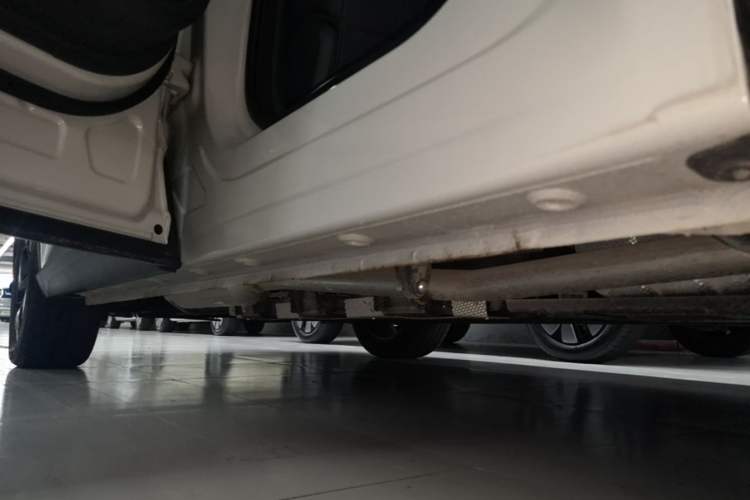 Used Baojun Yunhai 2026 Model 140km Plug-in Hybrid Standard Edition Left Side Sill