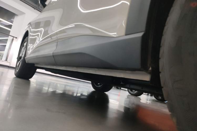 Used Baojun Yunhai 2026 Model 500km Pure Electric Standard Edition Left Side Sill
