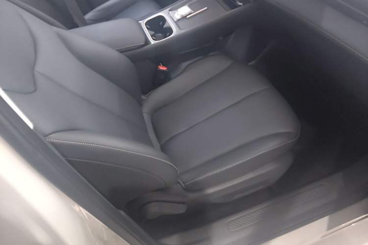 Used Baojun Yunhai 2026 Model 500km Pure Electric Standard Edition Right Front Seat
