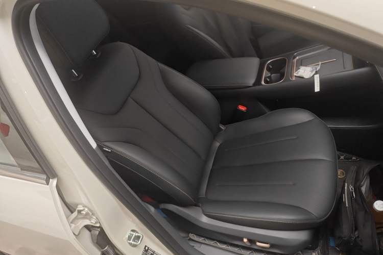 Used Baojun Yunhai 2026 Model 500km Pure Electric Standard Edition Right Front Seat